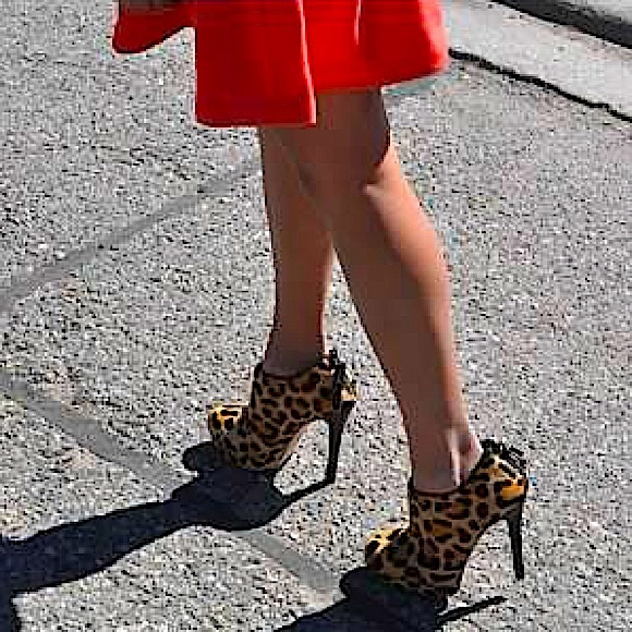 HOUSE OF HARLOW 1960 Animal Print Ankle Boots - Picture 3 of 8